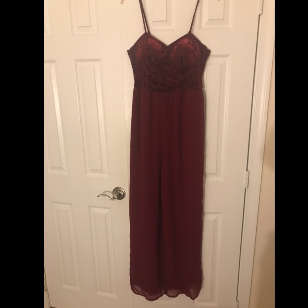 Gorgeous maroon jumpsuit